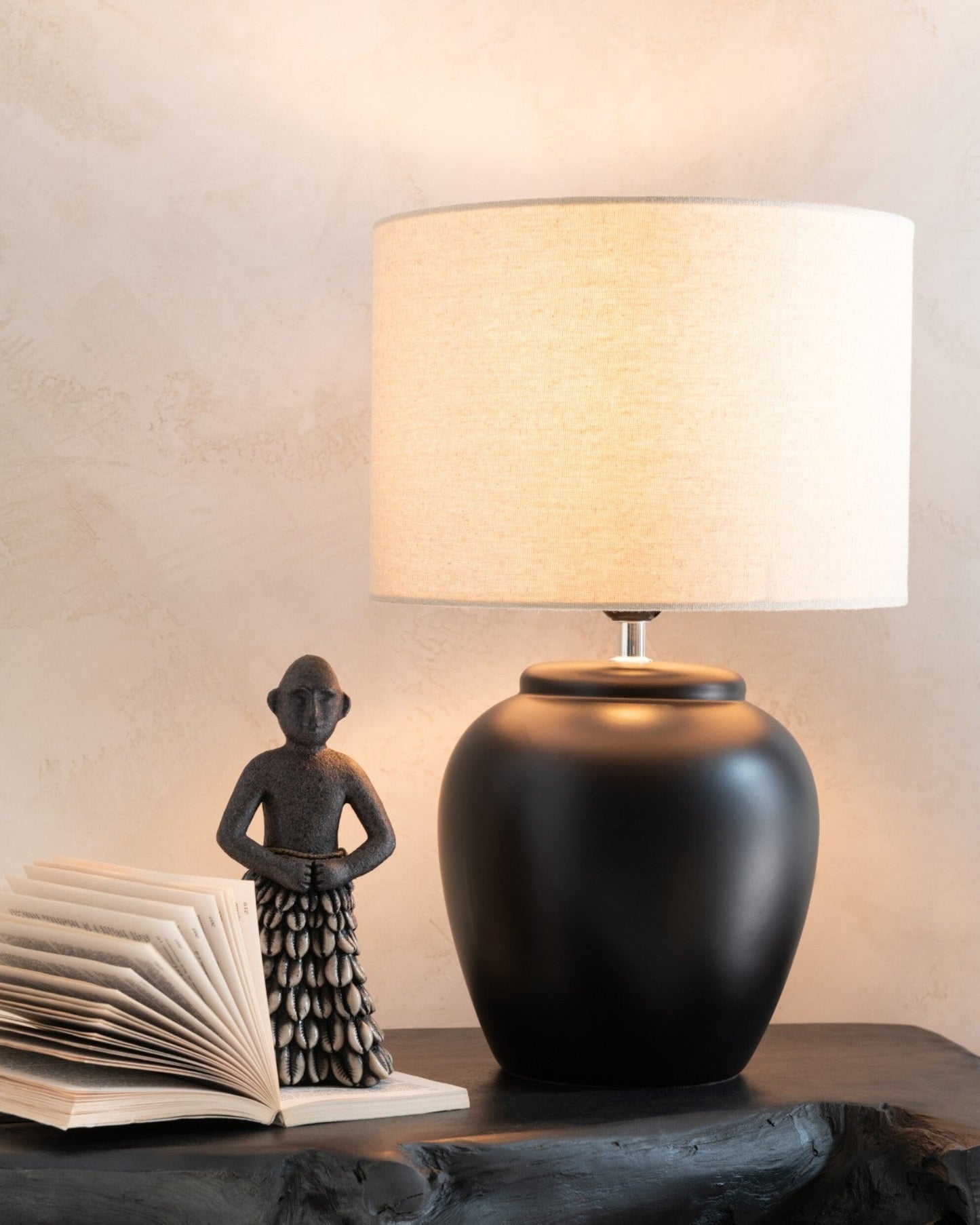 HeimNord – Tischlampe Meli Schwarz mit Leinenlampenschirm - HeimNordHeimNordHEI - DEFAULT TITLE - KQX - 793